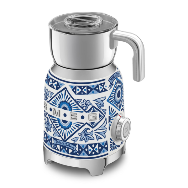  Вспениватель Smeg MFF01DGBEU