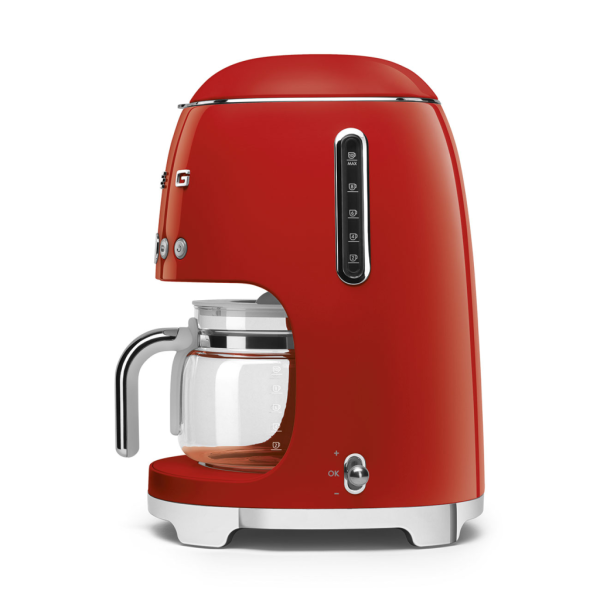  Кофеварка Smeg DCF02RDEU