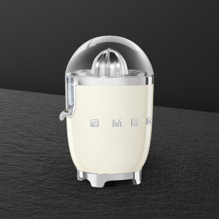  Соковыжималка Smeg CJF11CREU