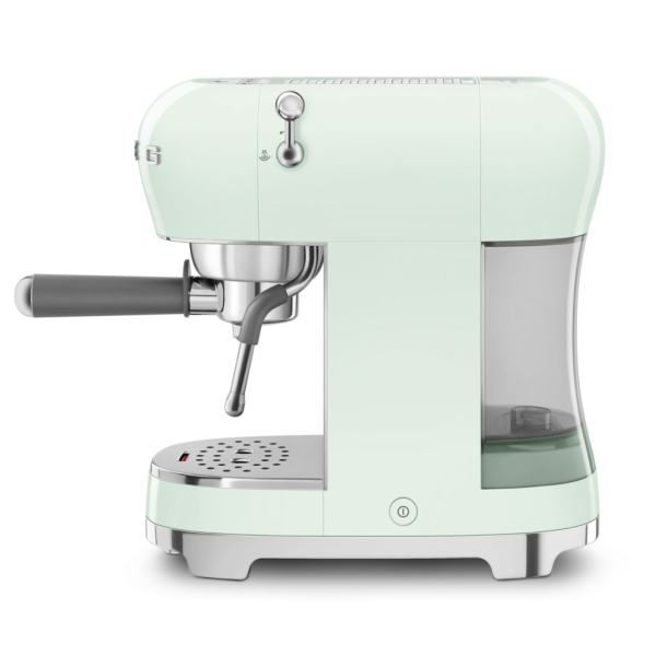 Кофеварка Smeg ECF02PGEU