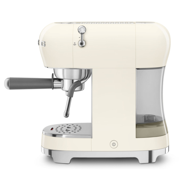  Кофеварка Smeg ECF02CREU