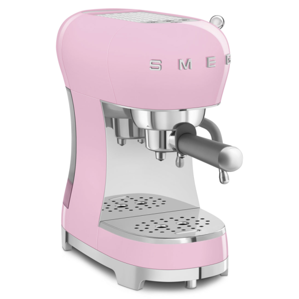  Кофеварка Smeg ECF02PKEU