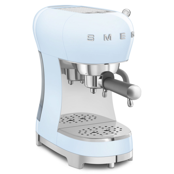  Кофеварка Smeg ECF02PBEU