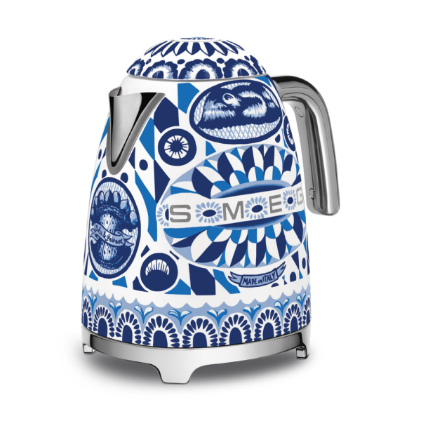  Электрический чайник Smeg KLF03DGBEU